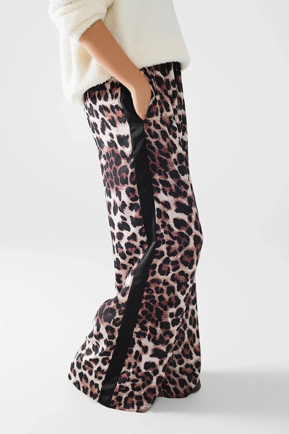 Q2 Wide Leg Leopard Print Pants