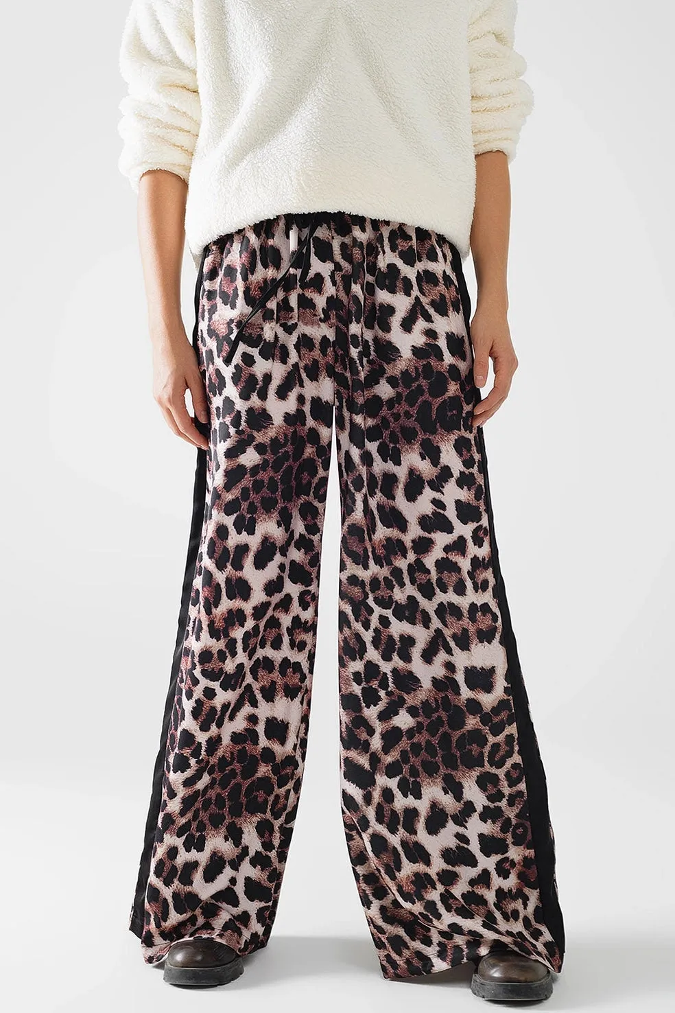 Q2 Wide Leg Leopard Print Pants