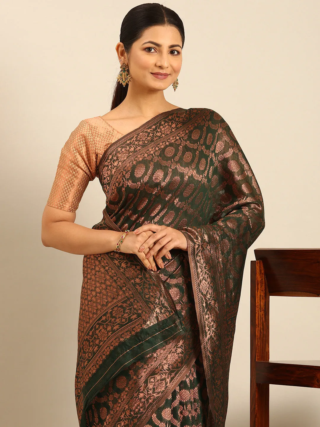 Women Dark Green Cotton Saree With Un Stitched Blouse